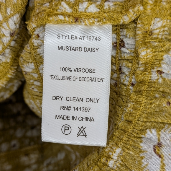 Astr The Label Mustard Daisy Floral Ruffle Blouse - Picture 5 of 5